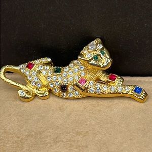 Vintage rhinestone leopard brooch